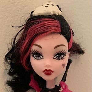 MONSTER HIGH DRACULAURA “FRIGHTS CAMERA ACTION” DOLL